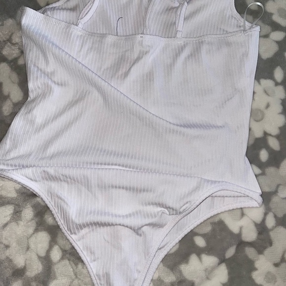 White bodysuit - Picture 2 of 4